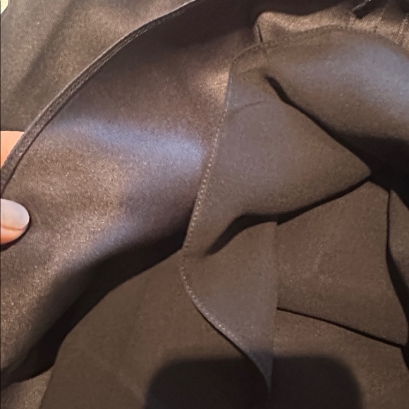 Giorgio Armani black silk flowing skirt. Size 6 - Picture 7 of 8